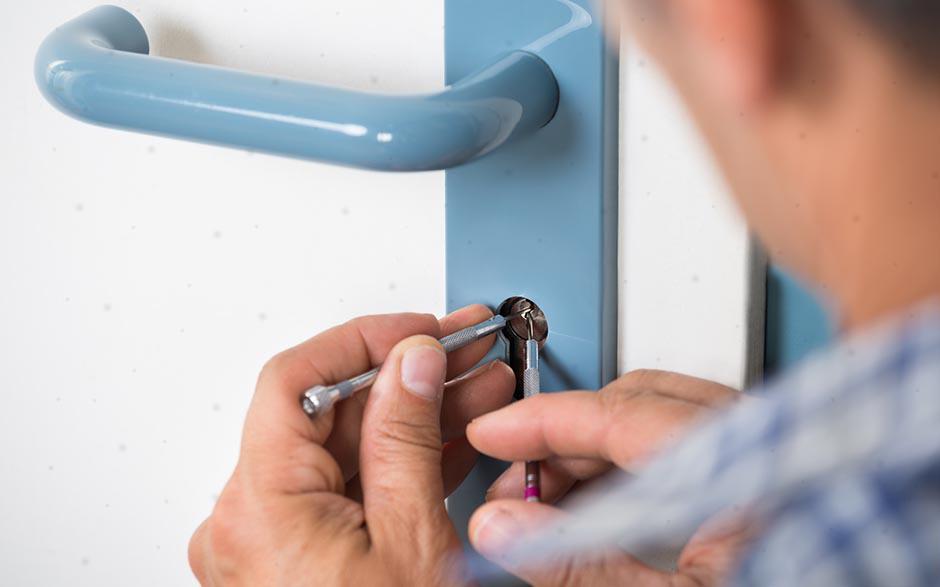 changer serrure porte de garage Marly-le-Roi