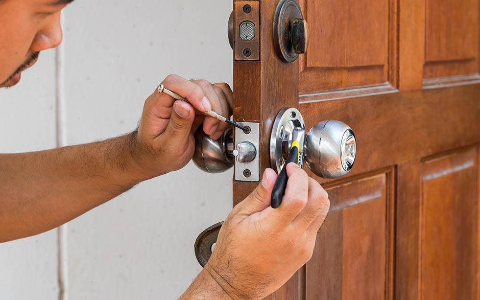 changer serrure porte prix Trets